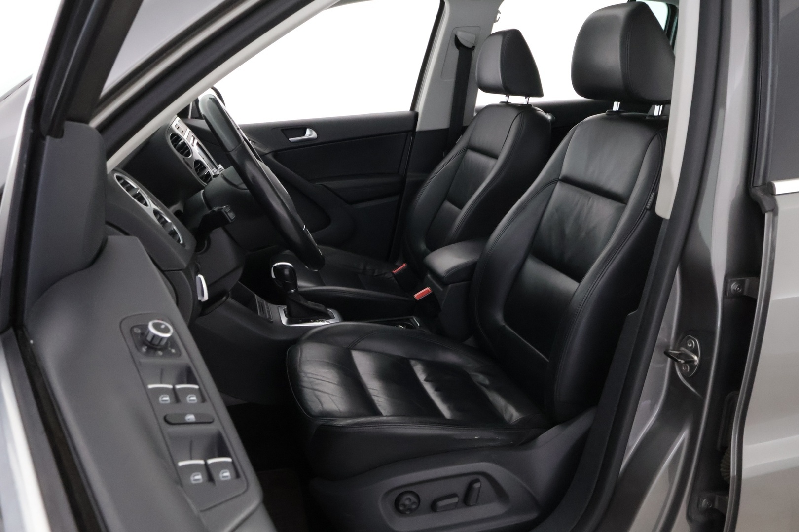 VOLKSWAGEN Tiguan 2011