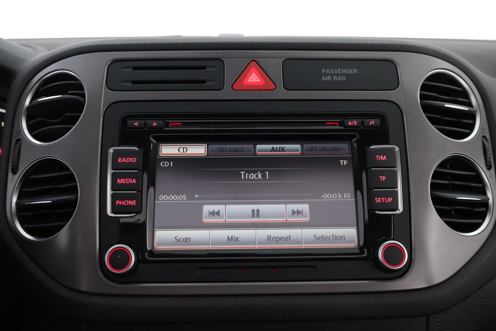 VOLKSWAGEN Tiguan 2011