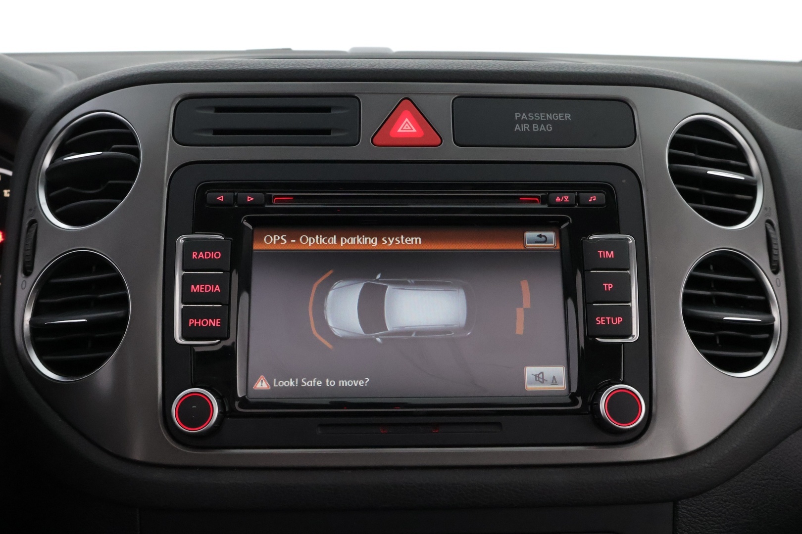 VOLKSWAGEN Tiguan 2011