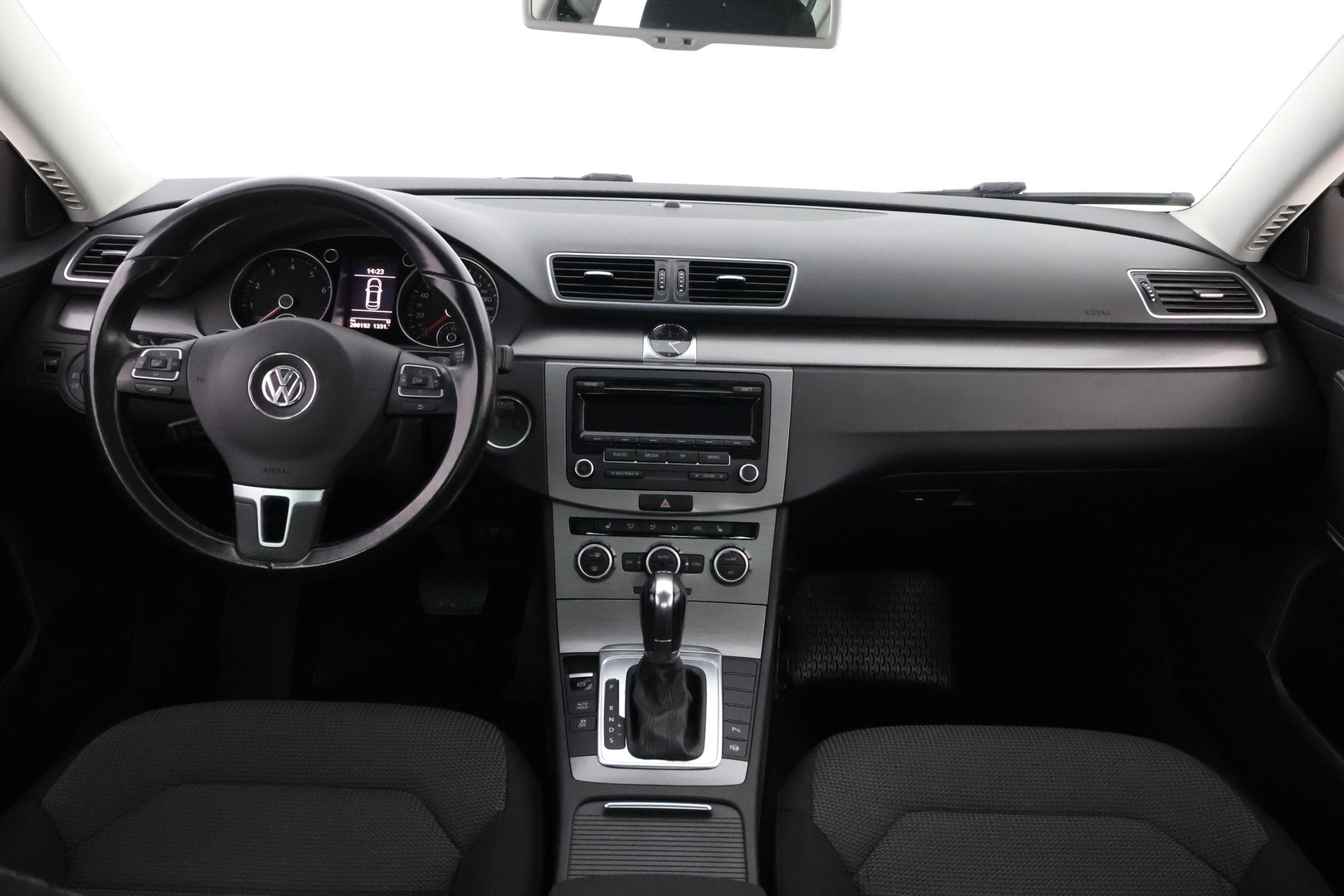 VOLKSWAGEN Passat 2012