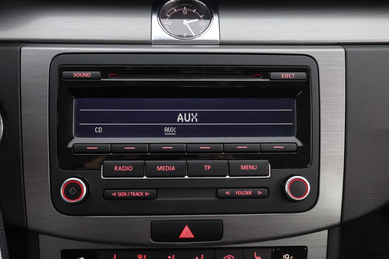 VOLKSWAGEN Passat 2012