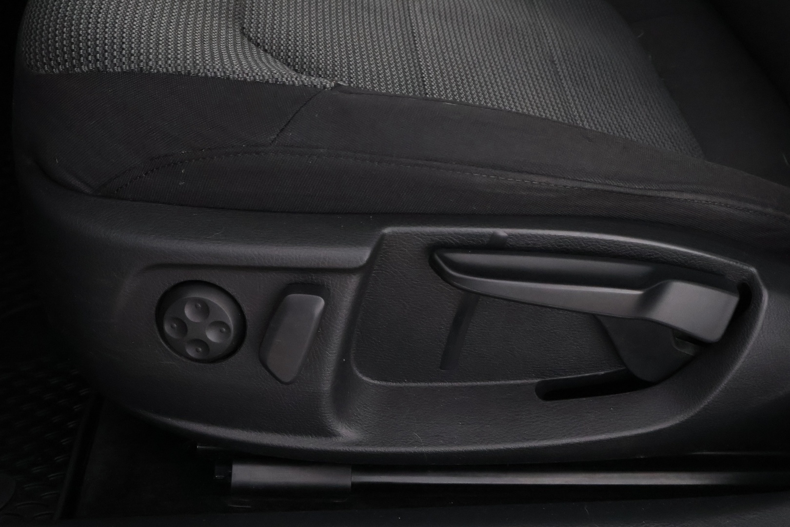 VOLKSWAGEN Passat 2012