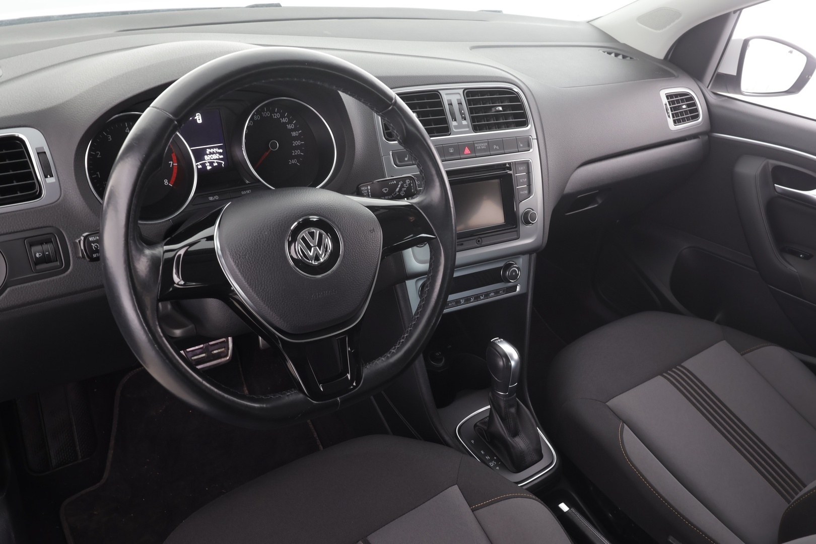 VOLKSWAGEN Polo 2017