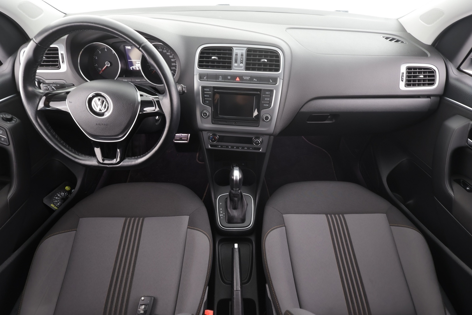 VOLKSWAGEN Polo 2017