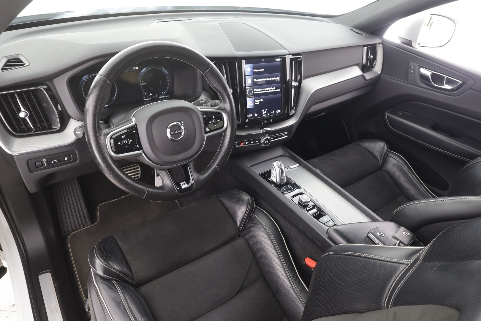 VOLVO XC60 2018