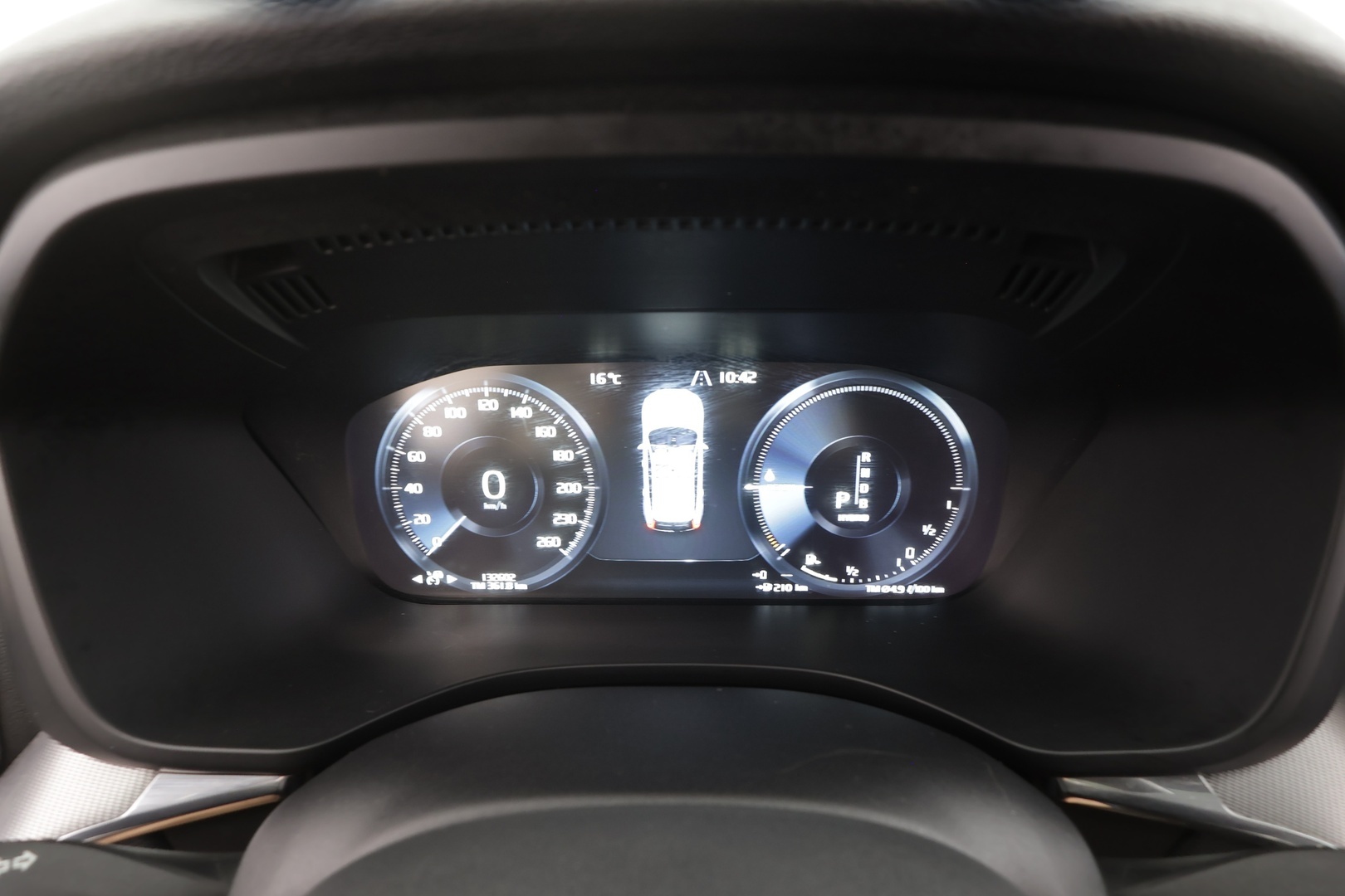 VOLVO XC60 2018