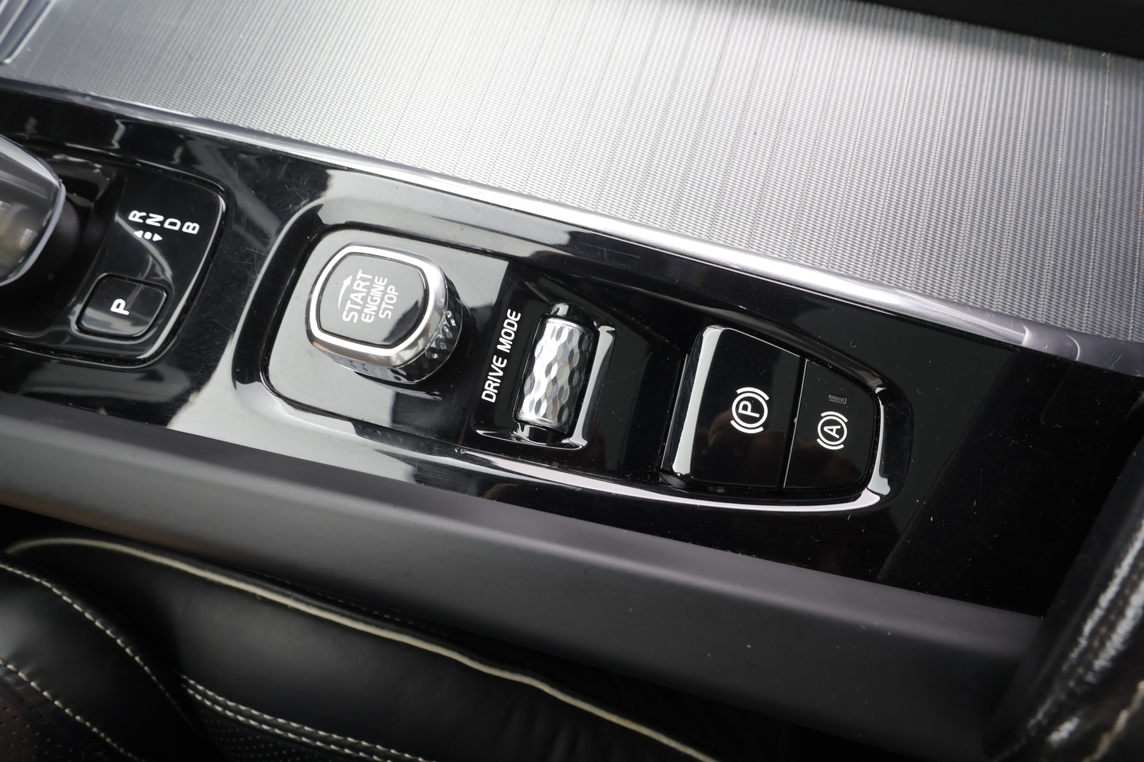 VOLVO XC60 2018