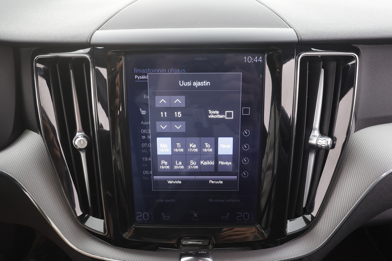 VOLVO XC60 2018