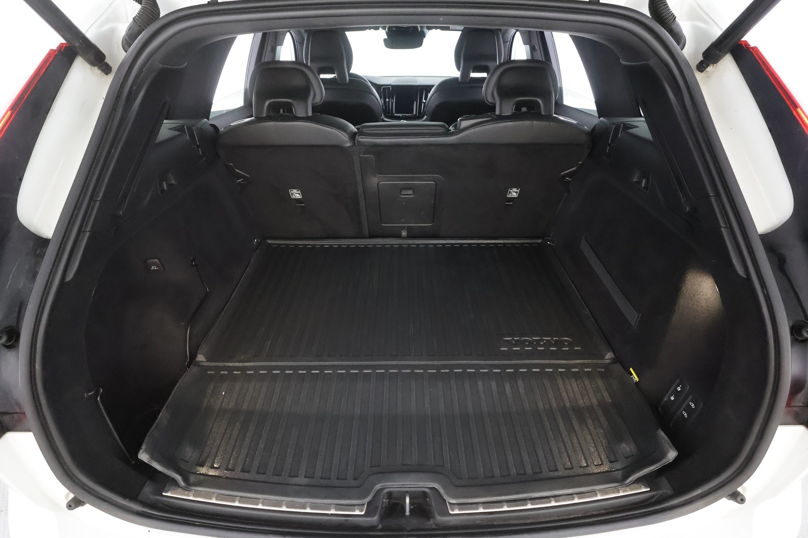 VOLVO XC60 2018