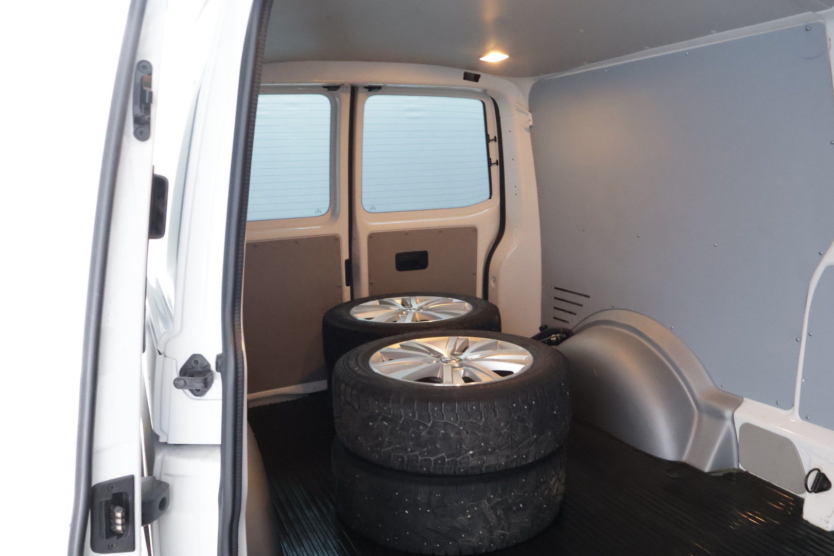 VOLKSWAGEN Transporter 2018