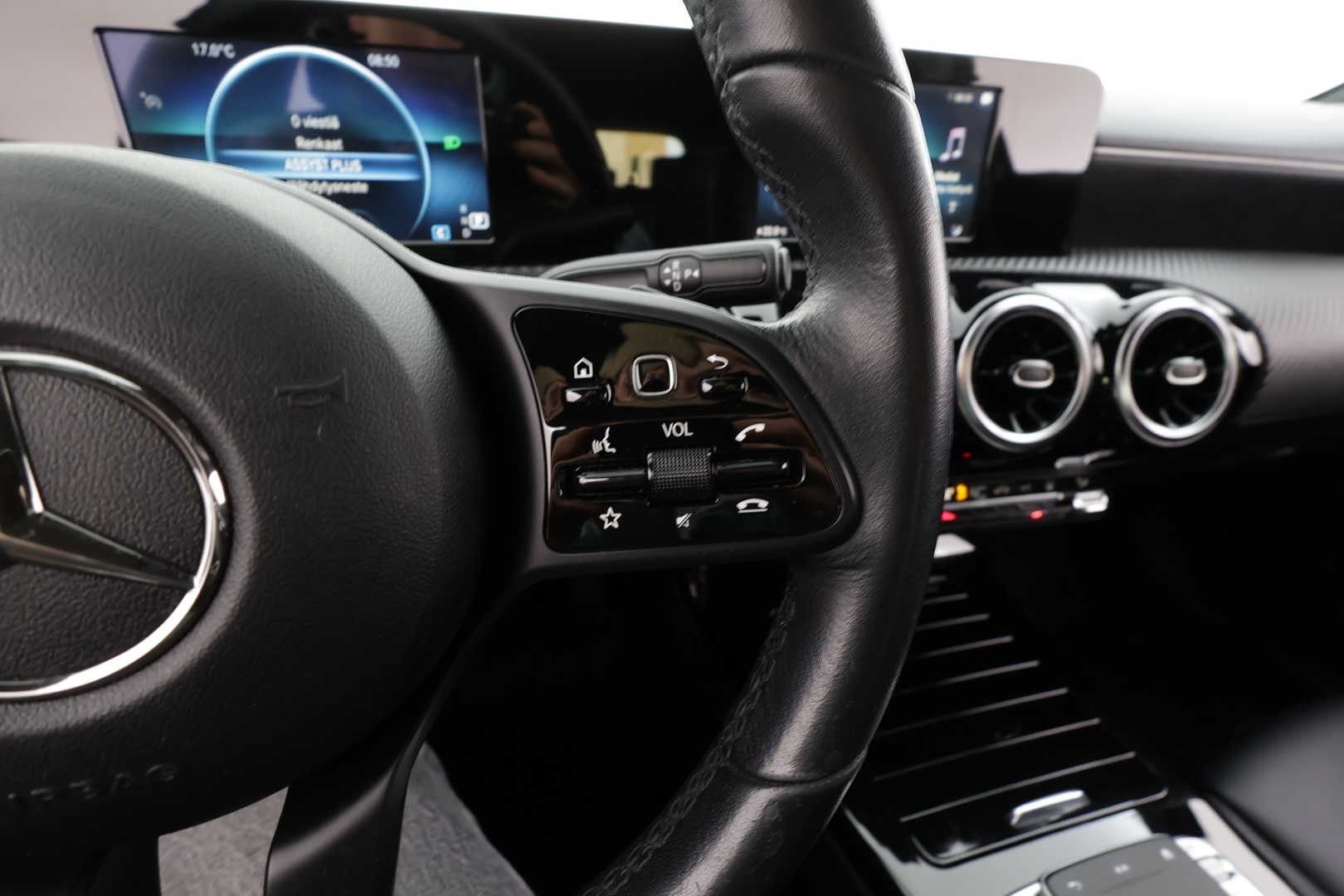 MERCEDES-BENZ A 2019