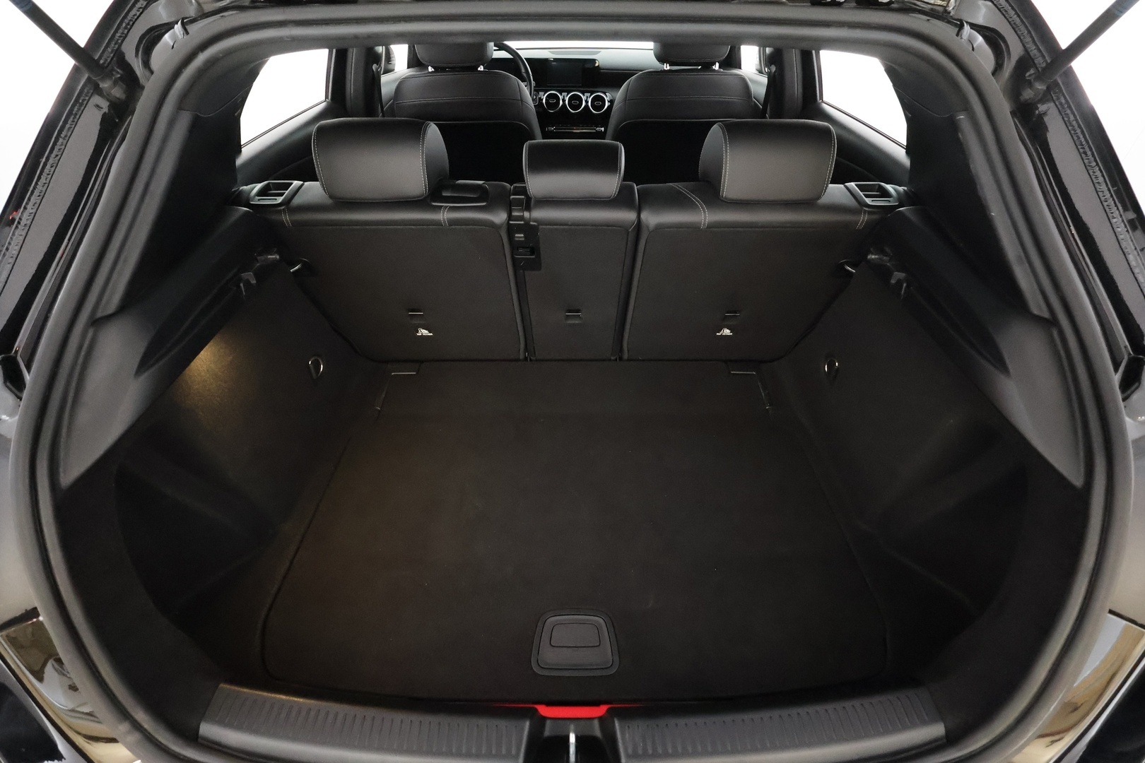 MERCEDES-BENZ A 2019