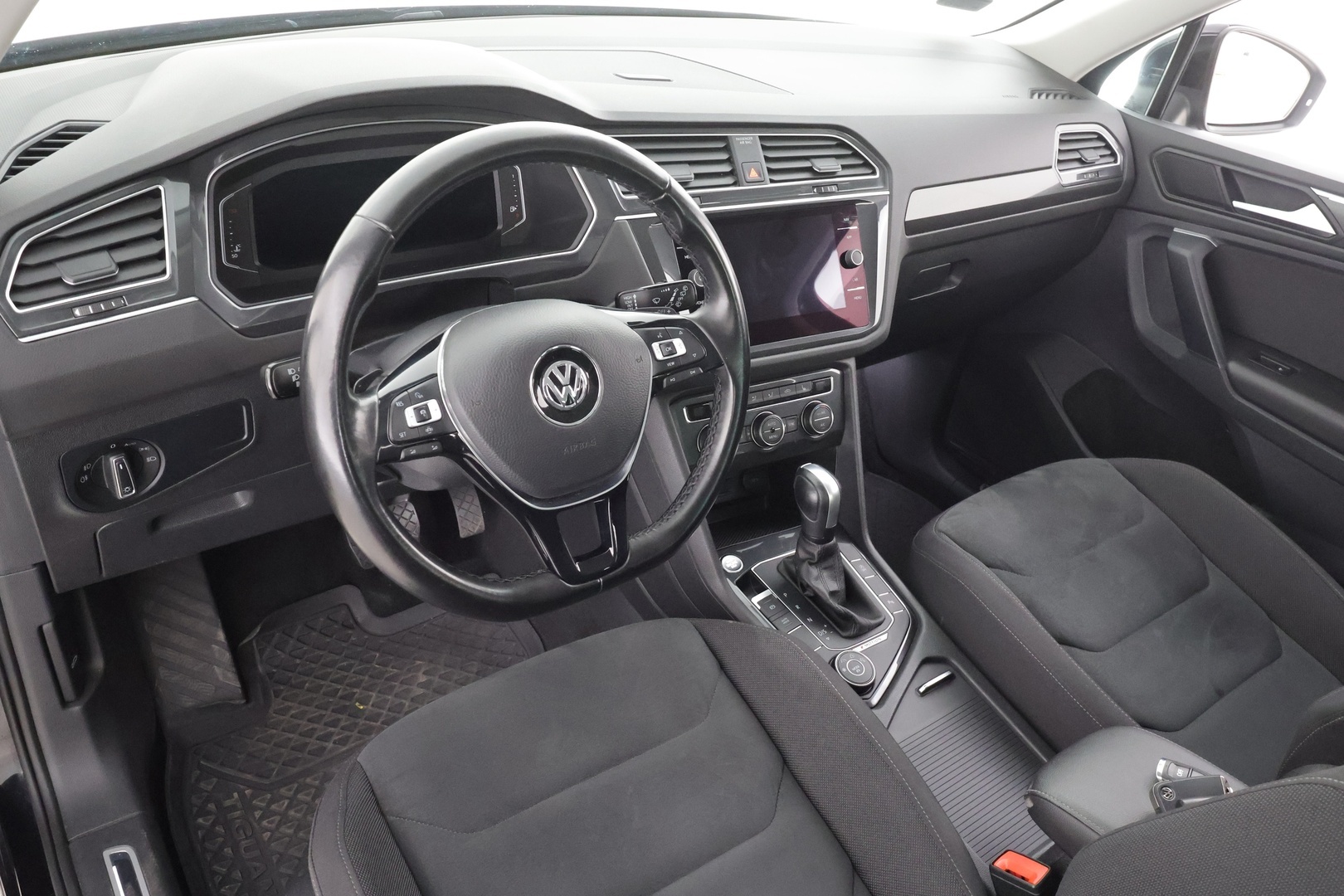 VOLKSWAGEN Tiguan 2020