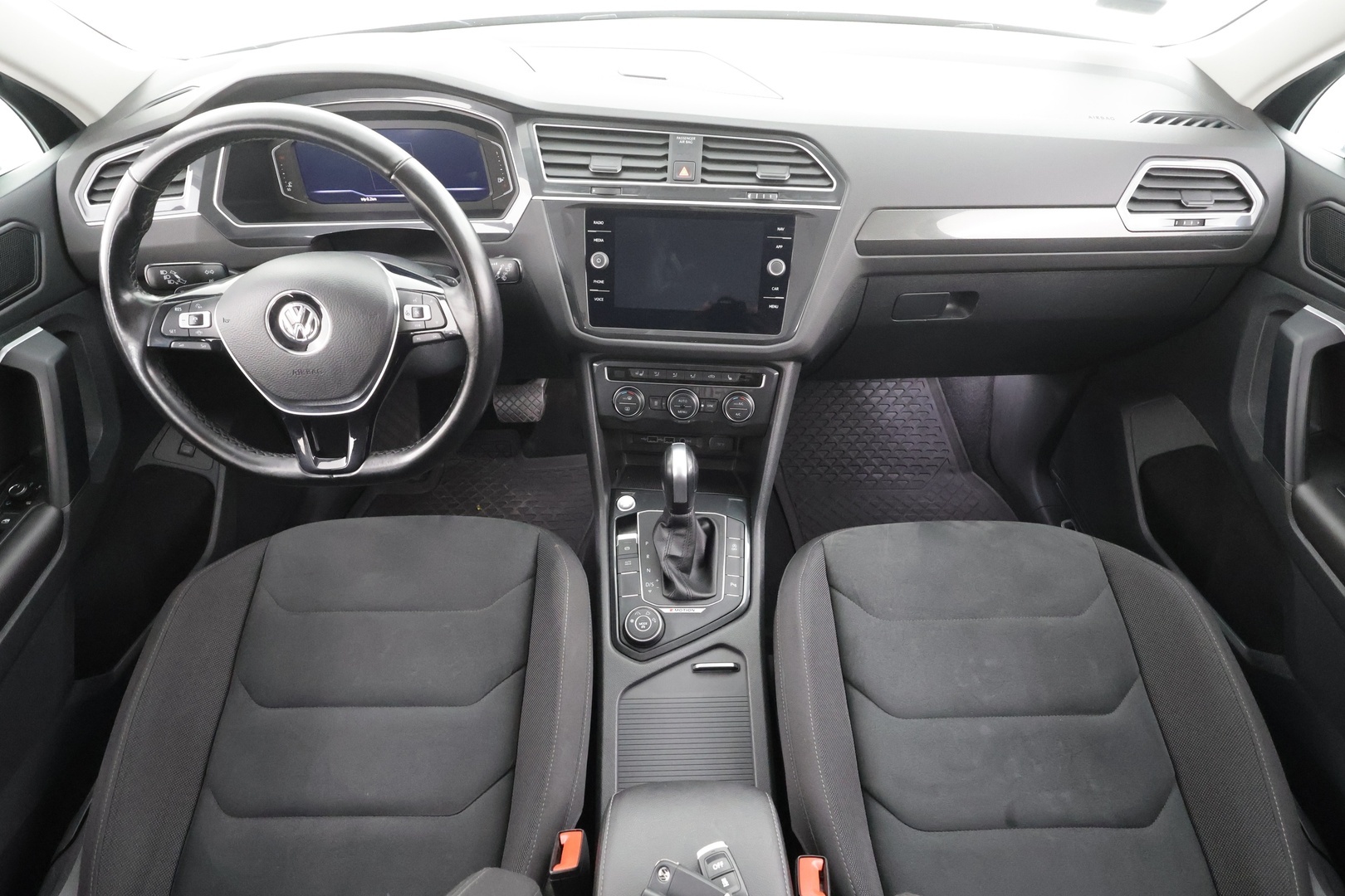 VOLKSWAGEN Tiguan 2020