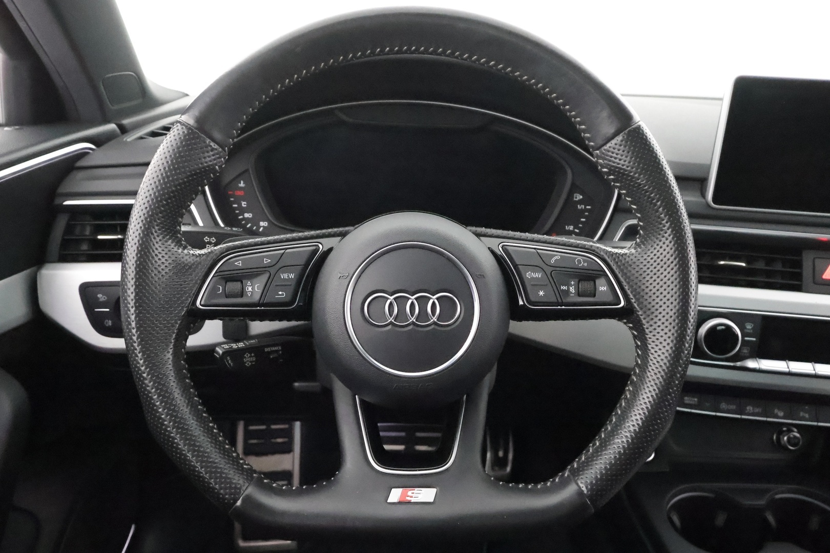 AUDI A4 2016