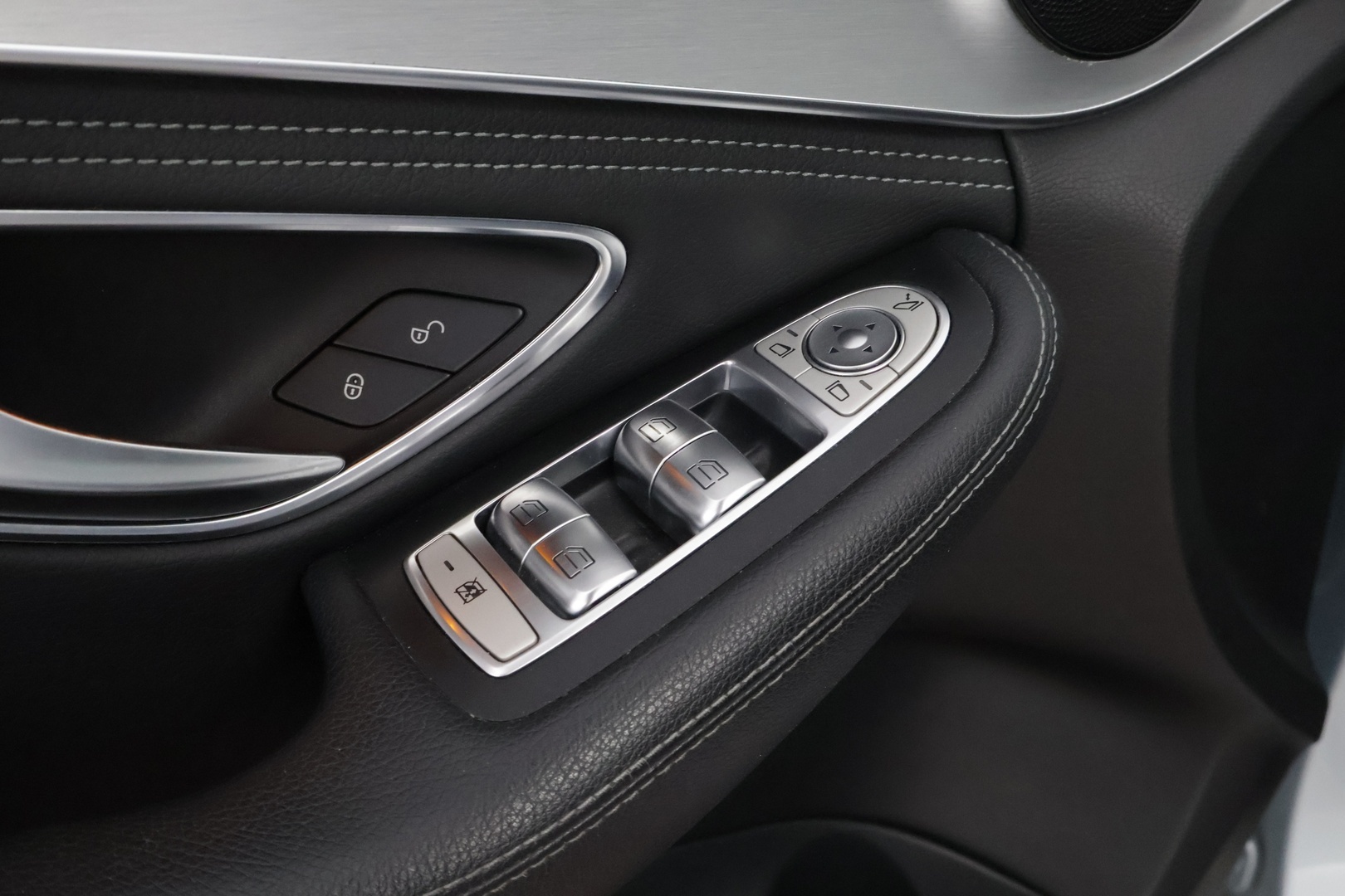 MERCEDES-BENZ C 2015