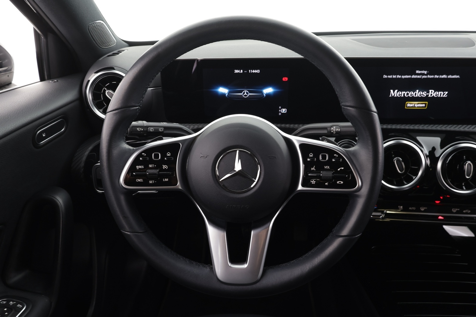 MERCEDES-BENZ A 2021