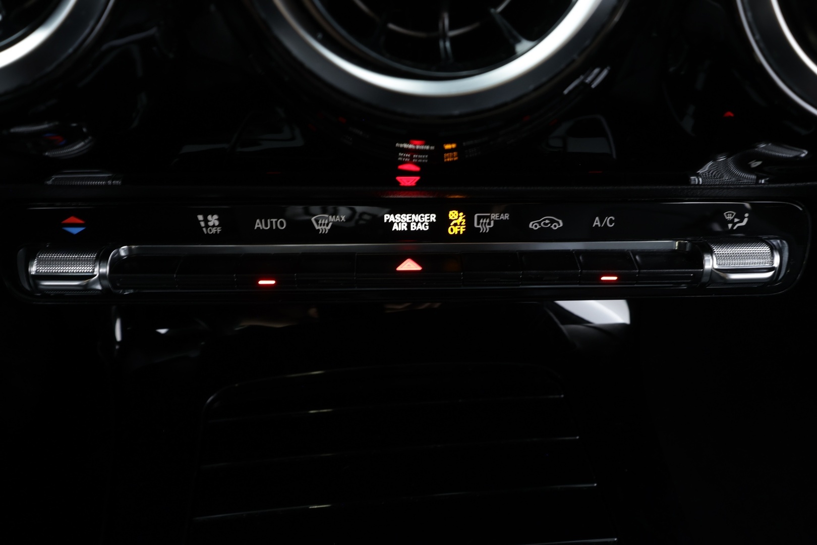 MERCEDES-BENZ A 2021