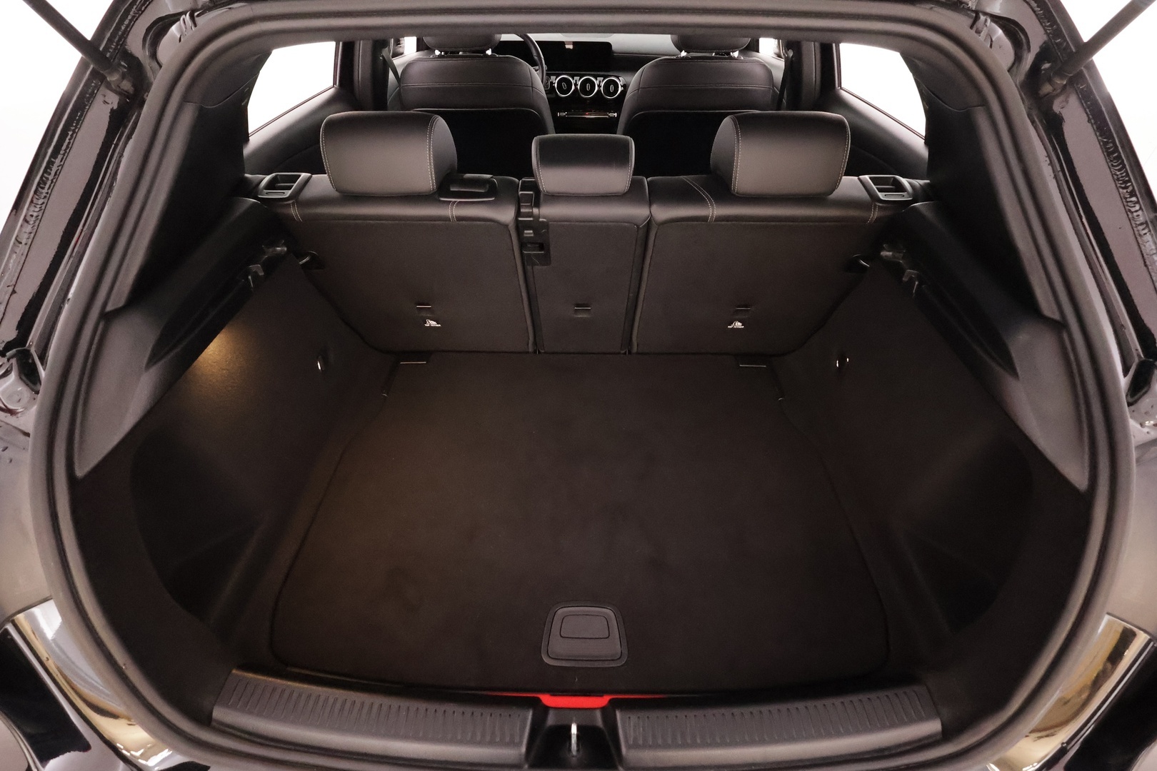 MERCEDES-BENZ A 2021