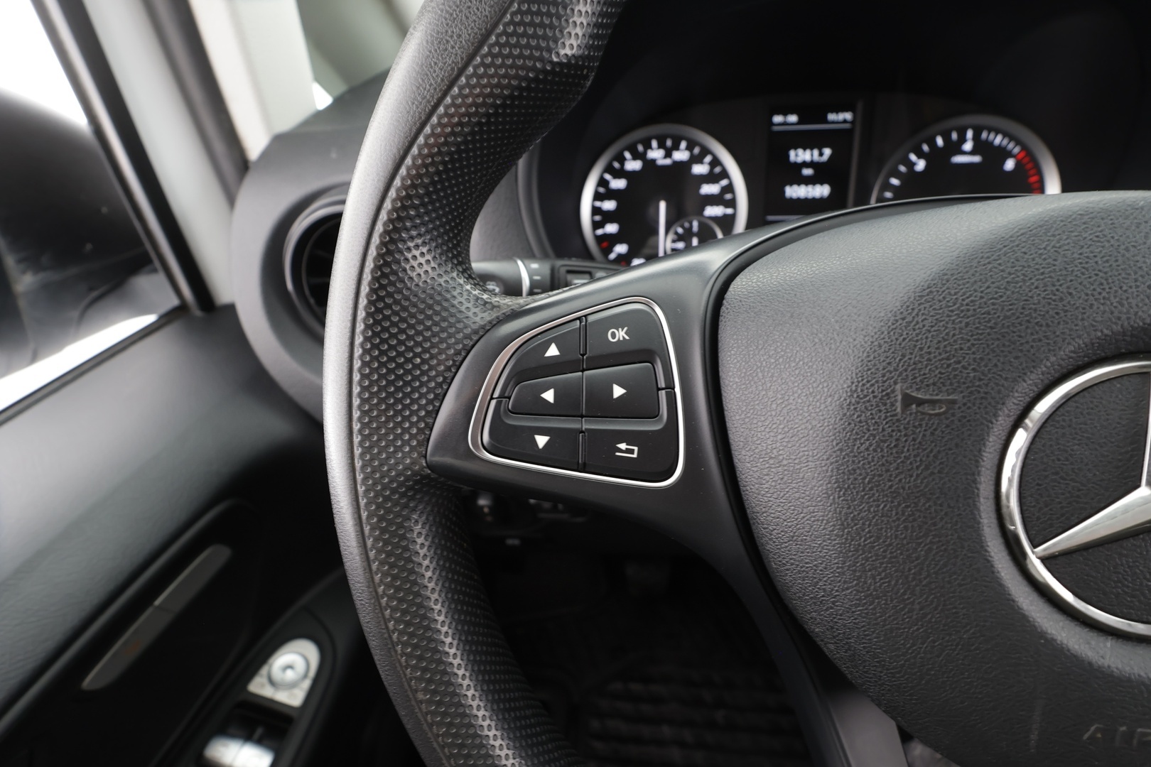 MERCEDES-BENZ Vito 2022