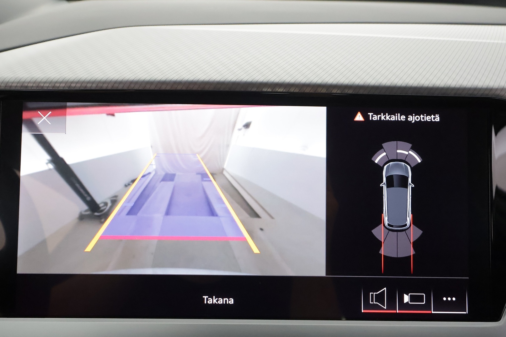 AUDI Q4 e-tron 2023