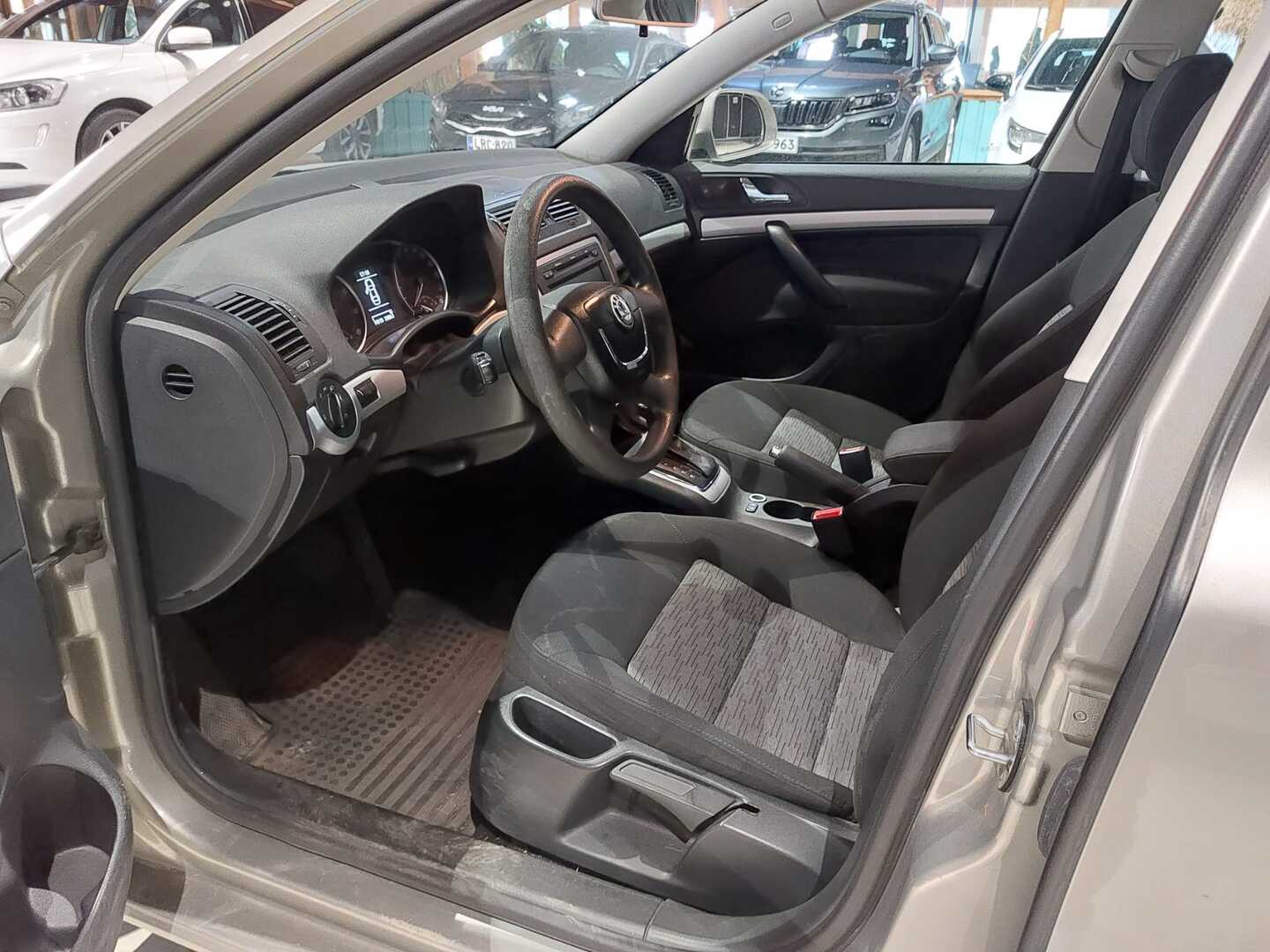 SKODA Octavia 2010