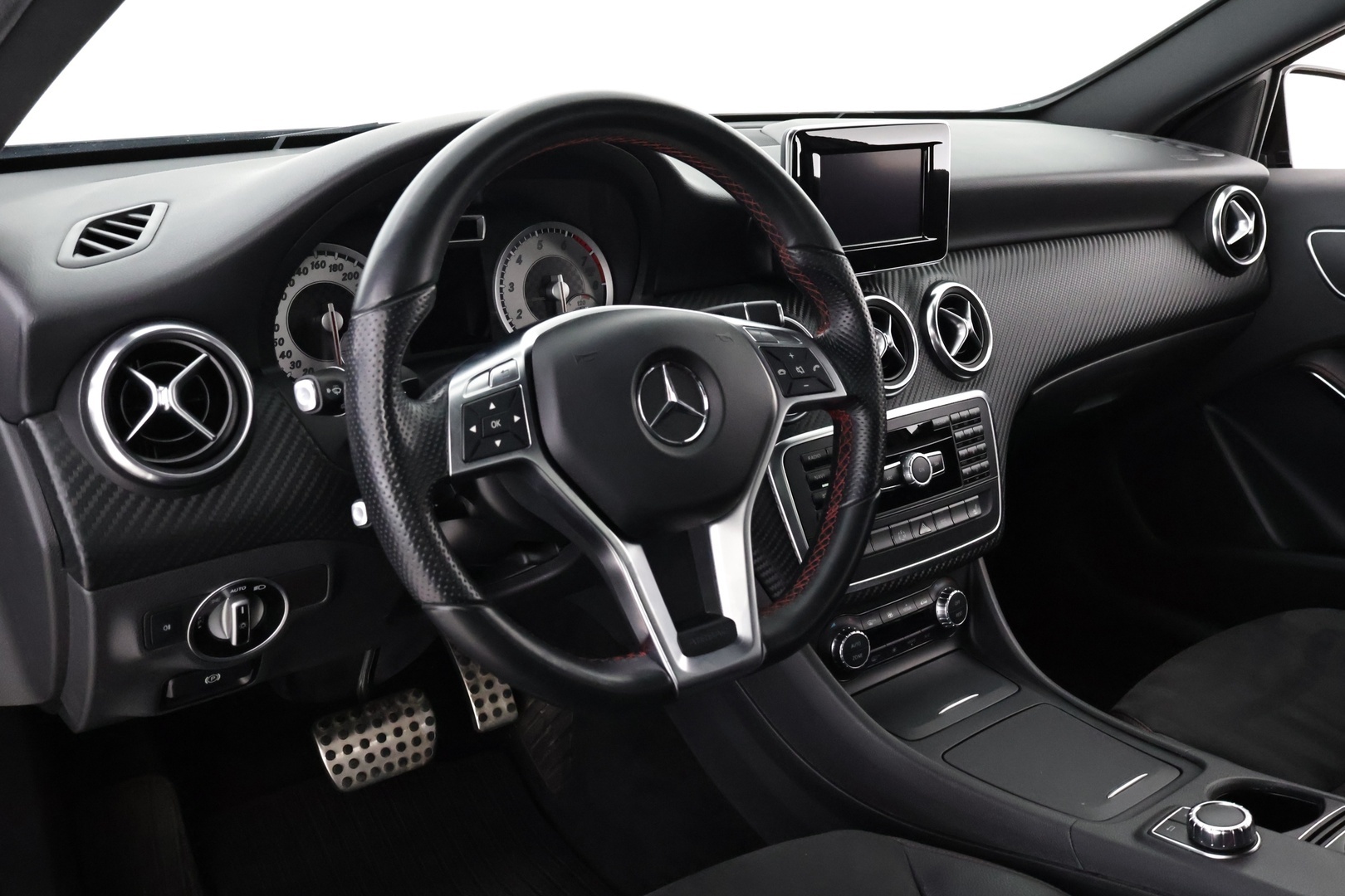 MERCEDES-BENZ A 2014