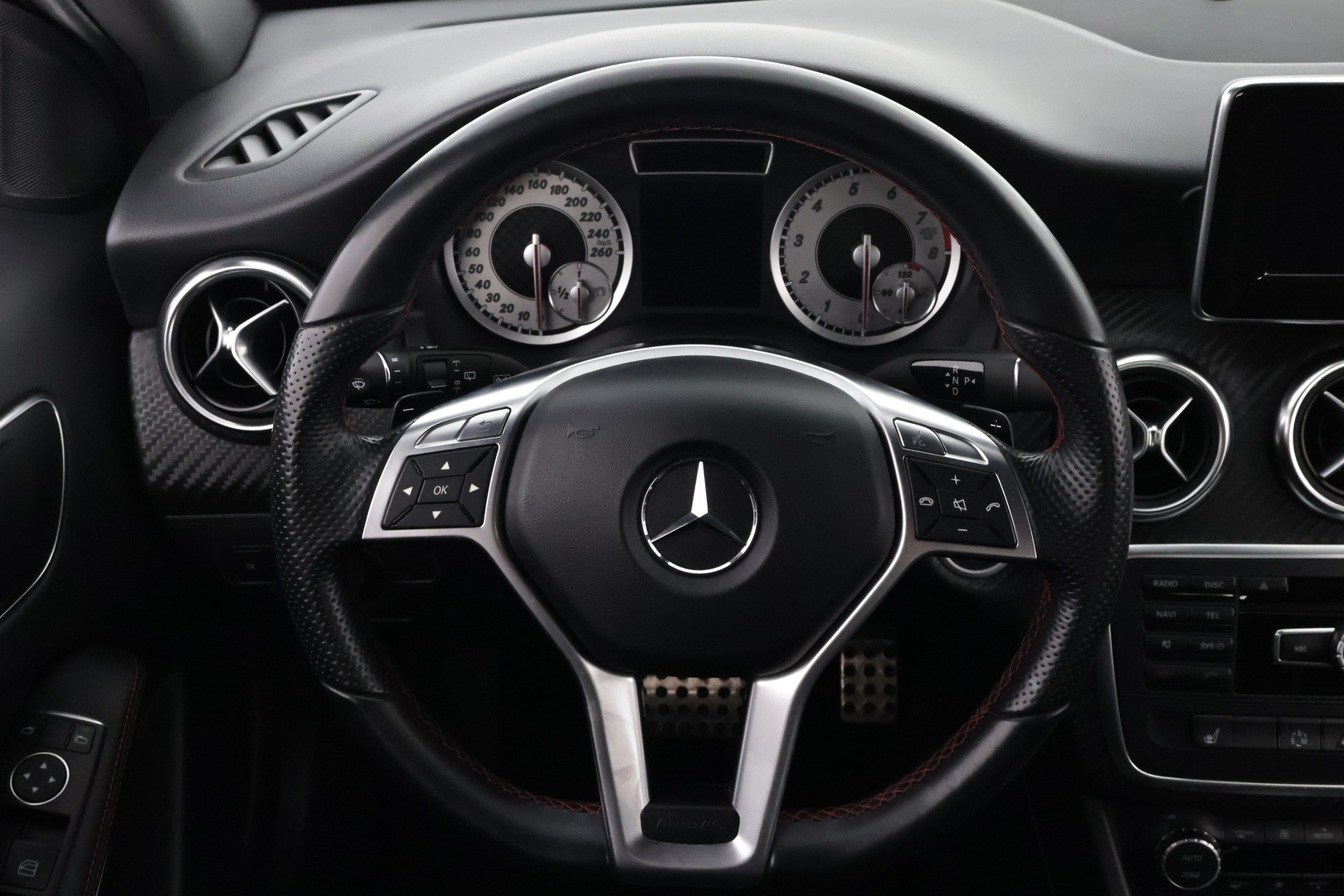 MERCEDES-BENZ A 2014