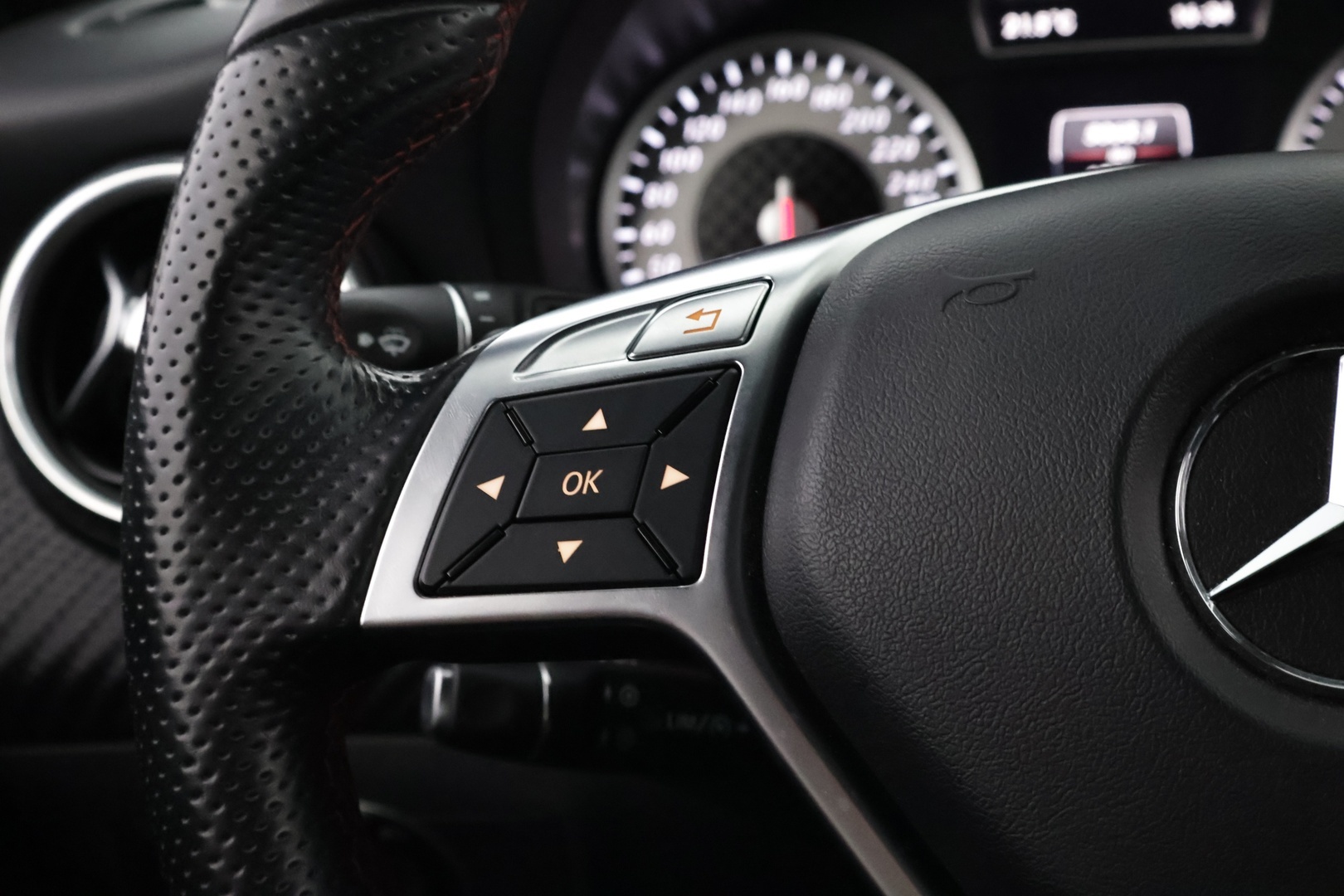 MERCEDES-BENZ A 2014
