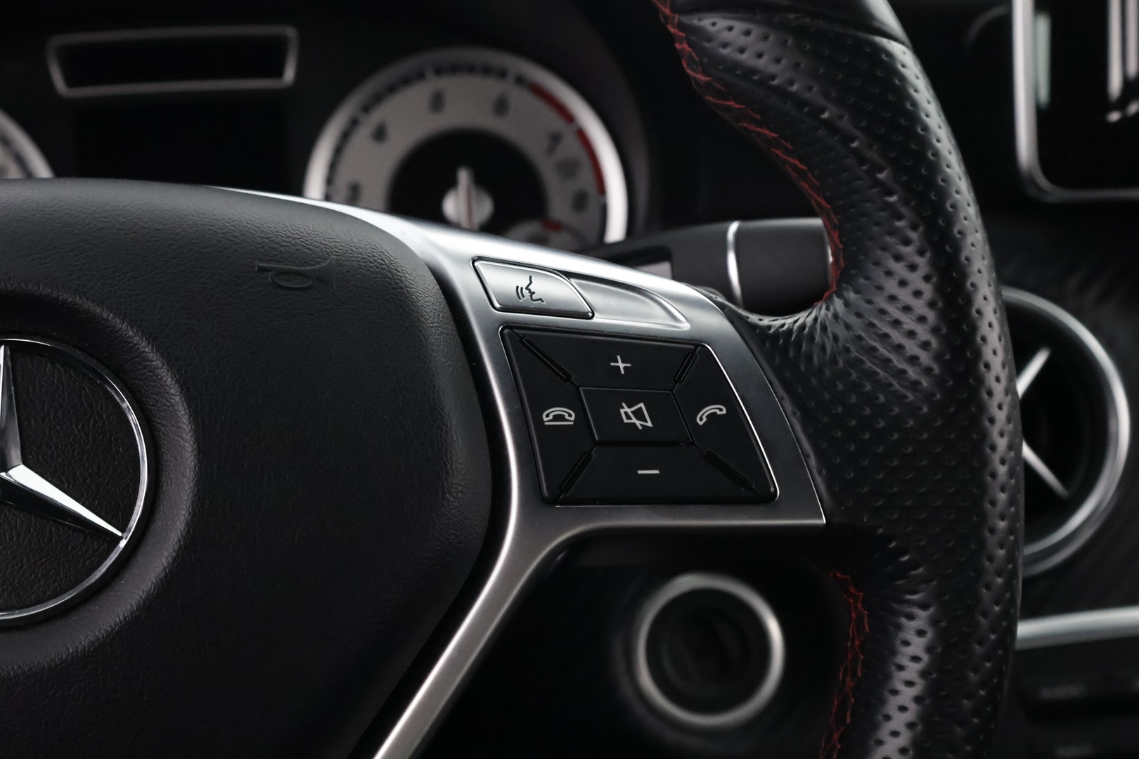 MERCEDES-BENZ A 2014