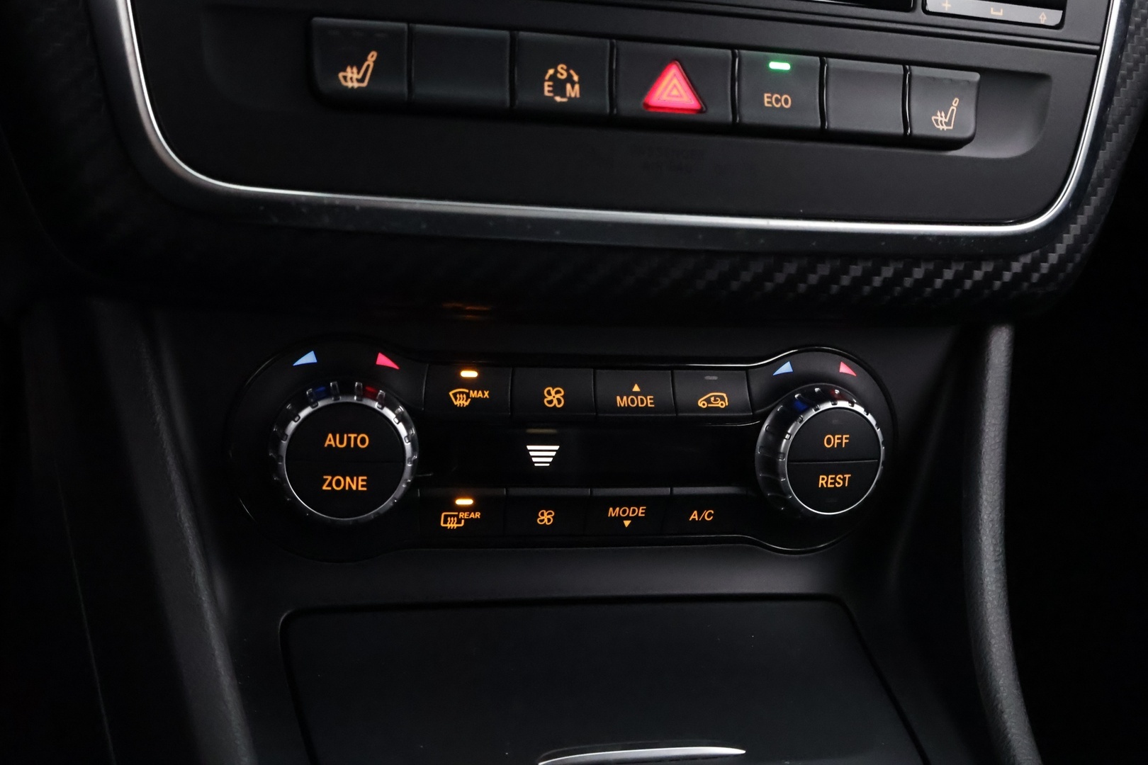 MERCEDES-BENZ A 2014