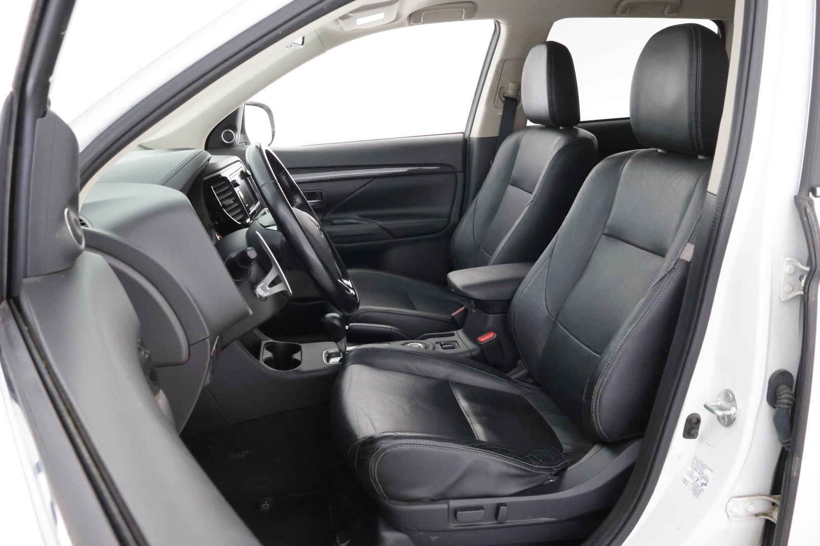 MITSUBISHI Outlander 2016