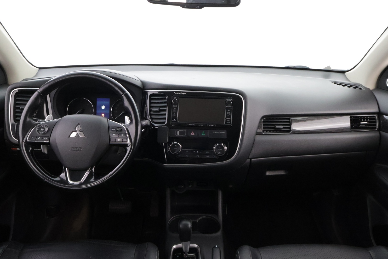 MITSUBISHI Outlander 2016