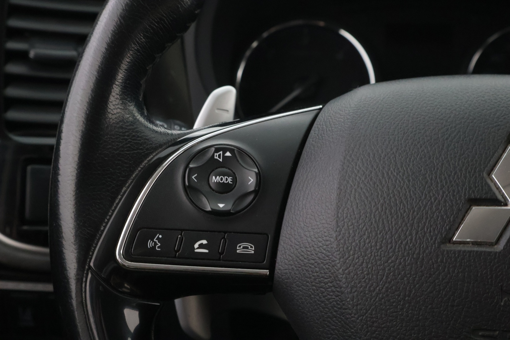MITSUBISHI Outlander 2016