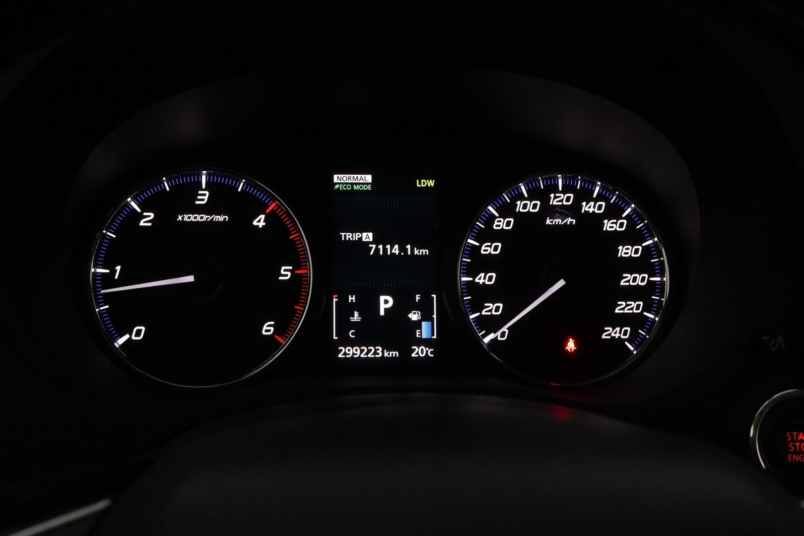 MITSUBISHI Outlander 2016