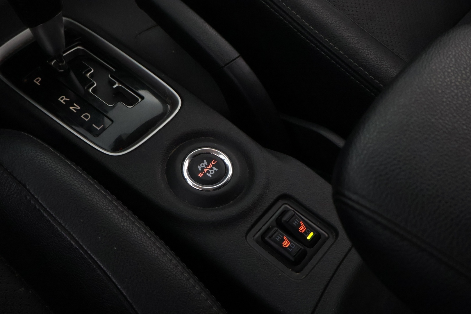MITSUBISHI Outlander 2016