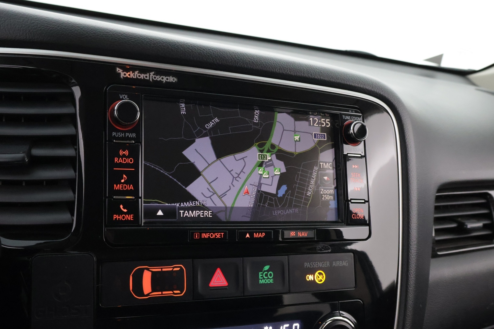 MITSUBISHI Outlander 2016