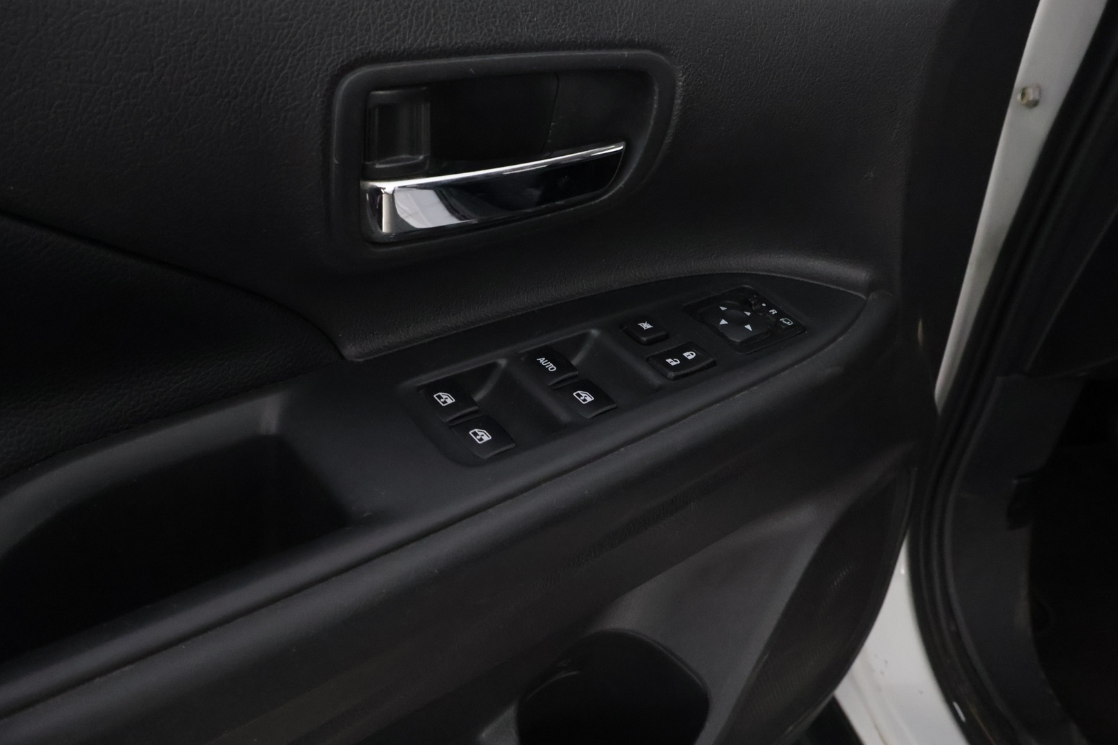 MITSUBISHI Outlander 2016