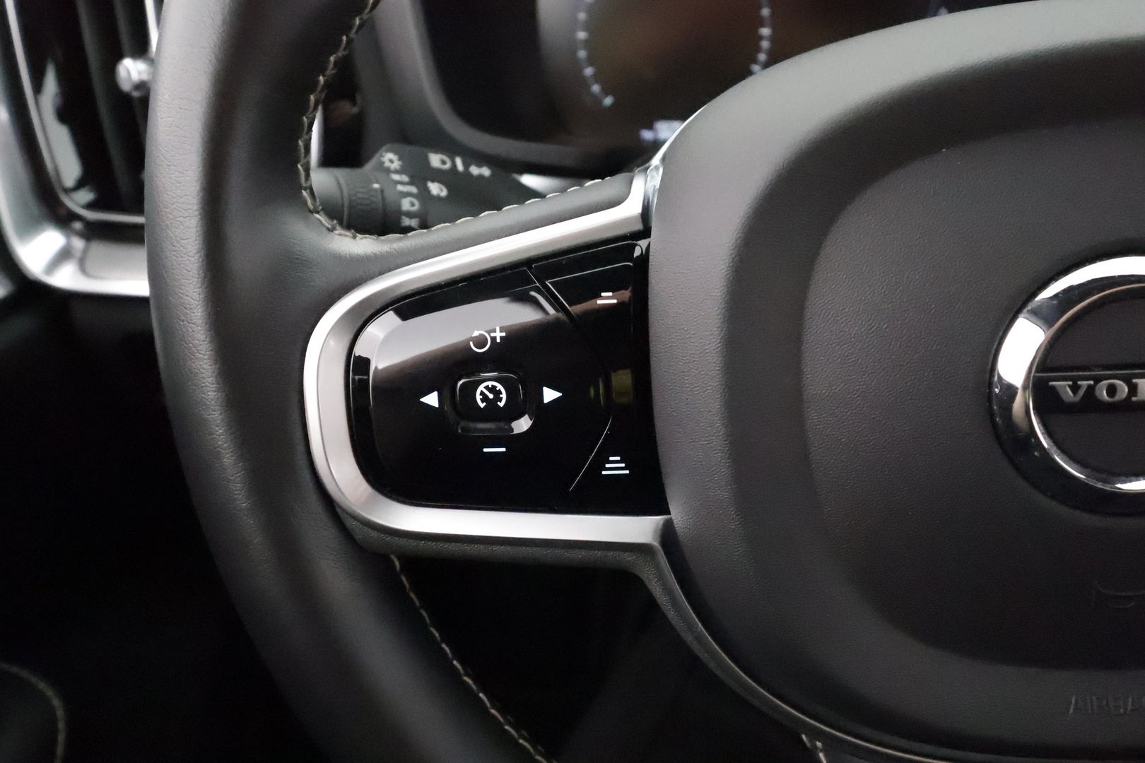 VOLVO S60 2019