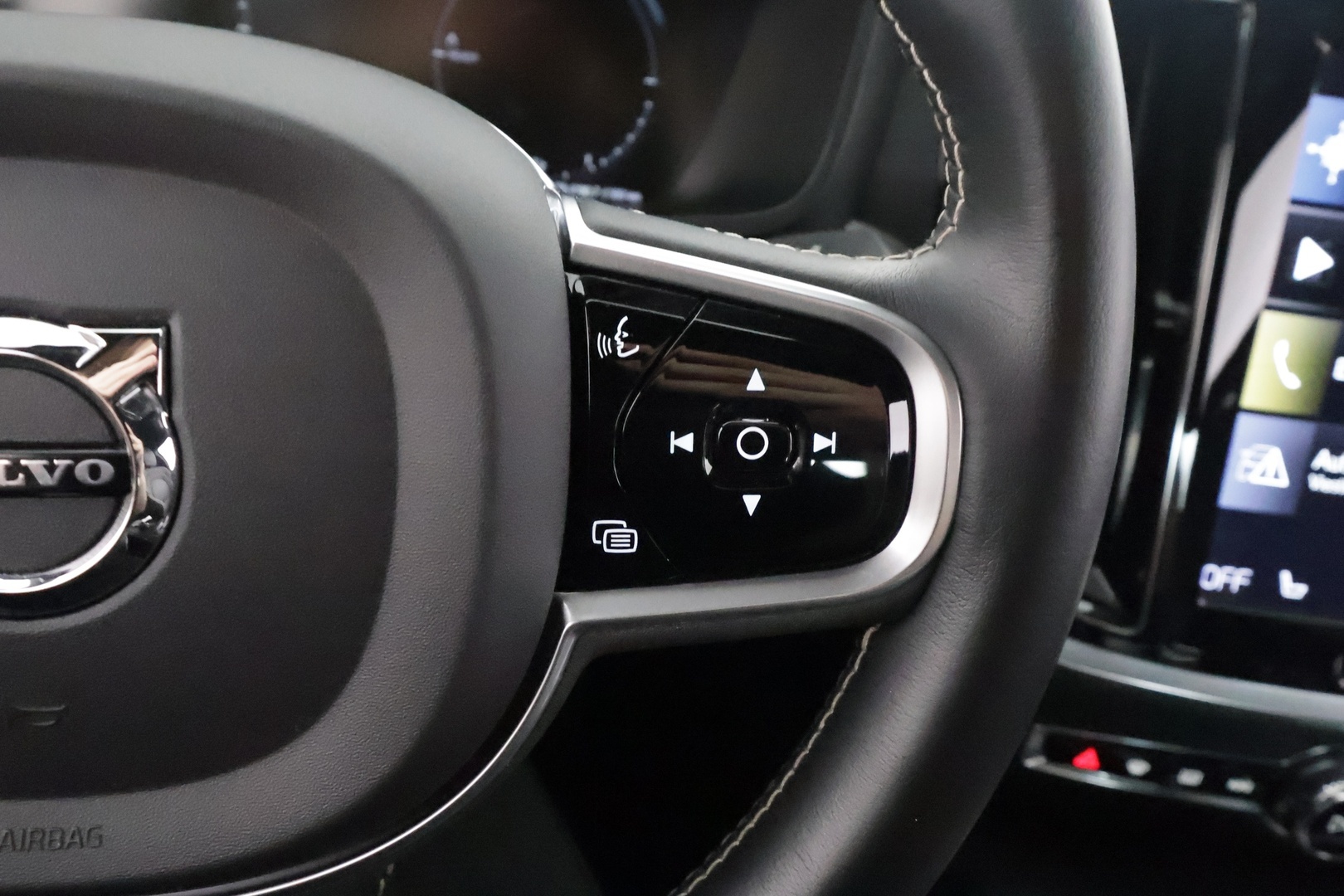 VOLVO S60 2019