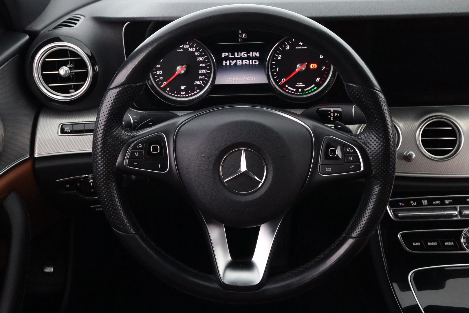 MERCEDES-BENZ E 2017