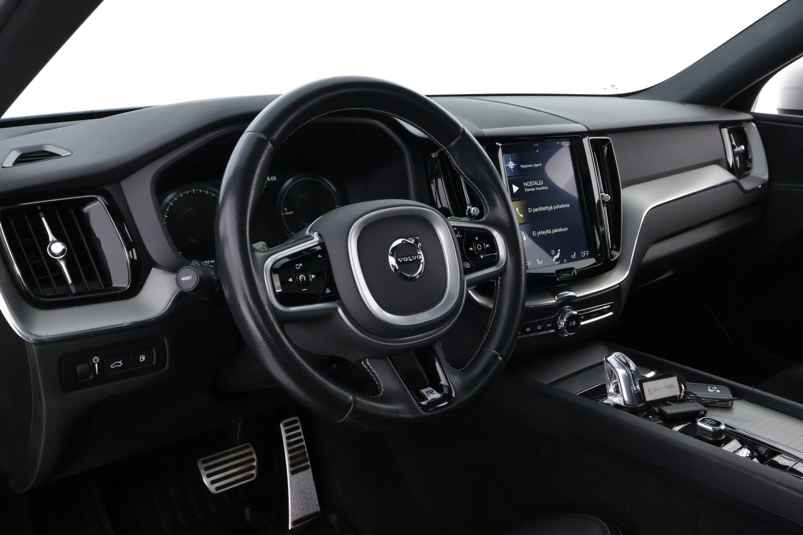 VOLVO XC60 2018