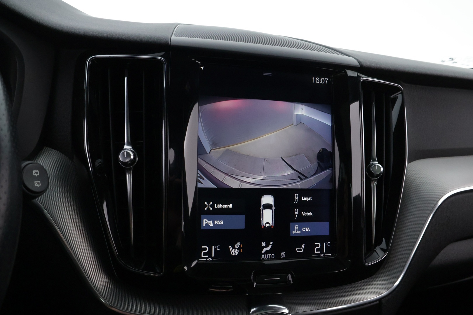 VOLVO XC60 2018