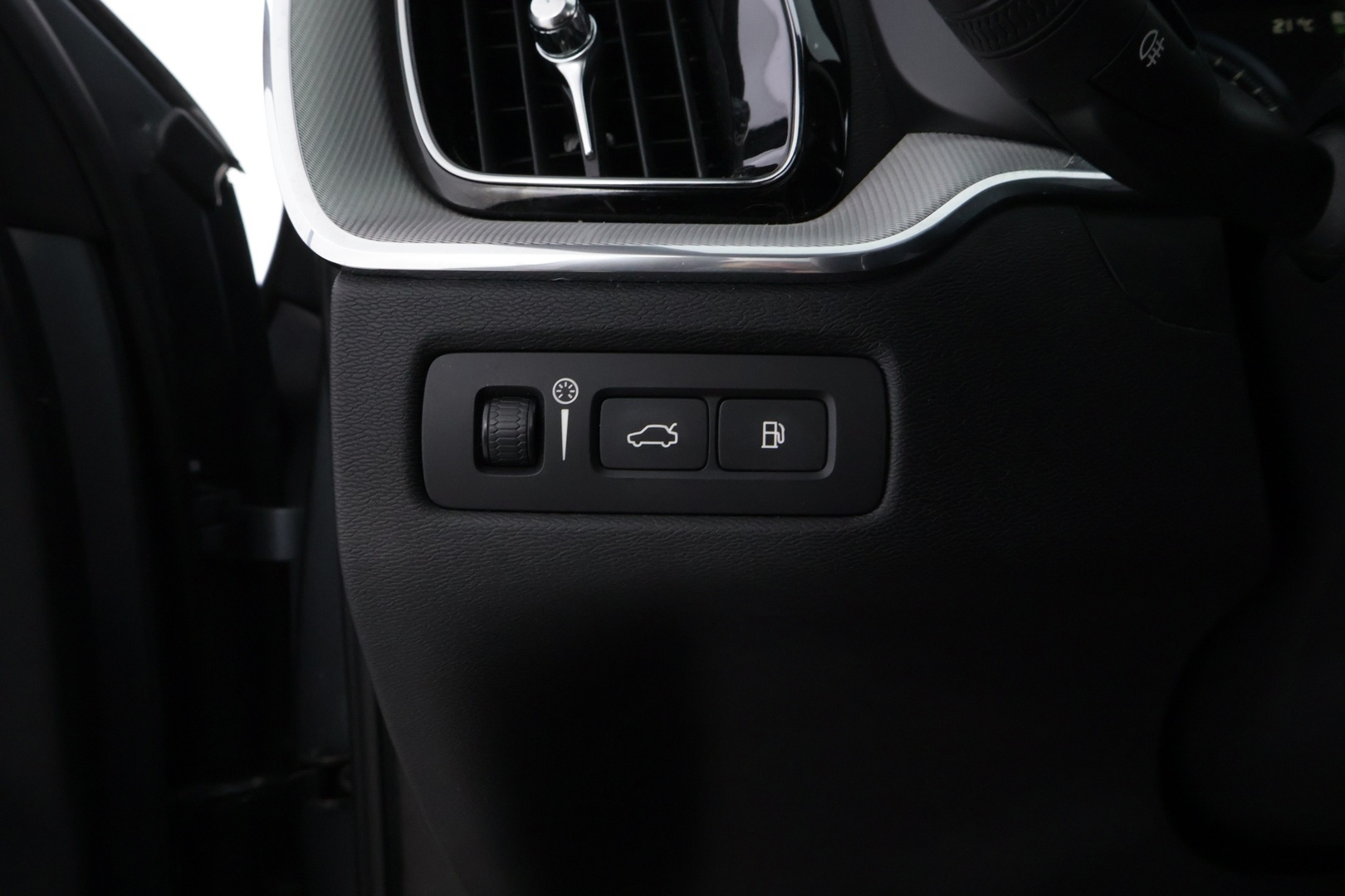 VOLVO XC60 2018
