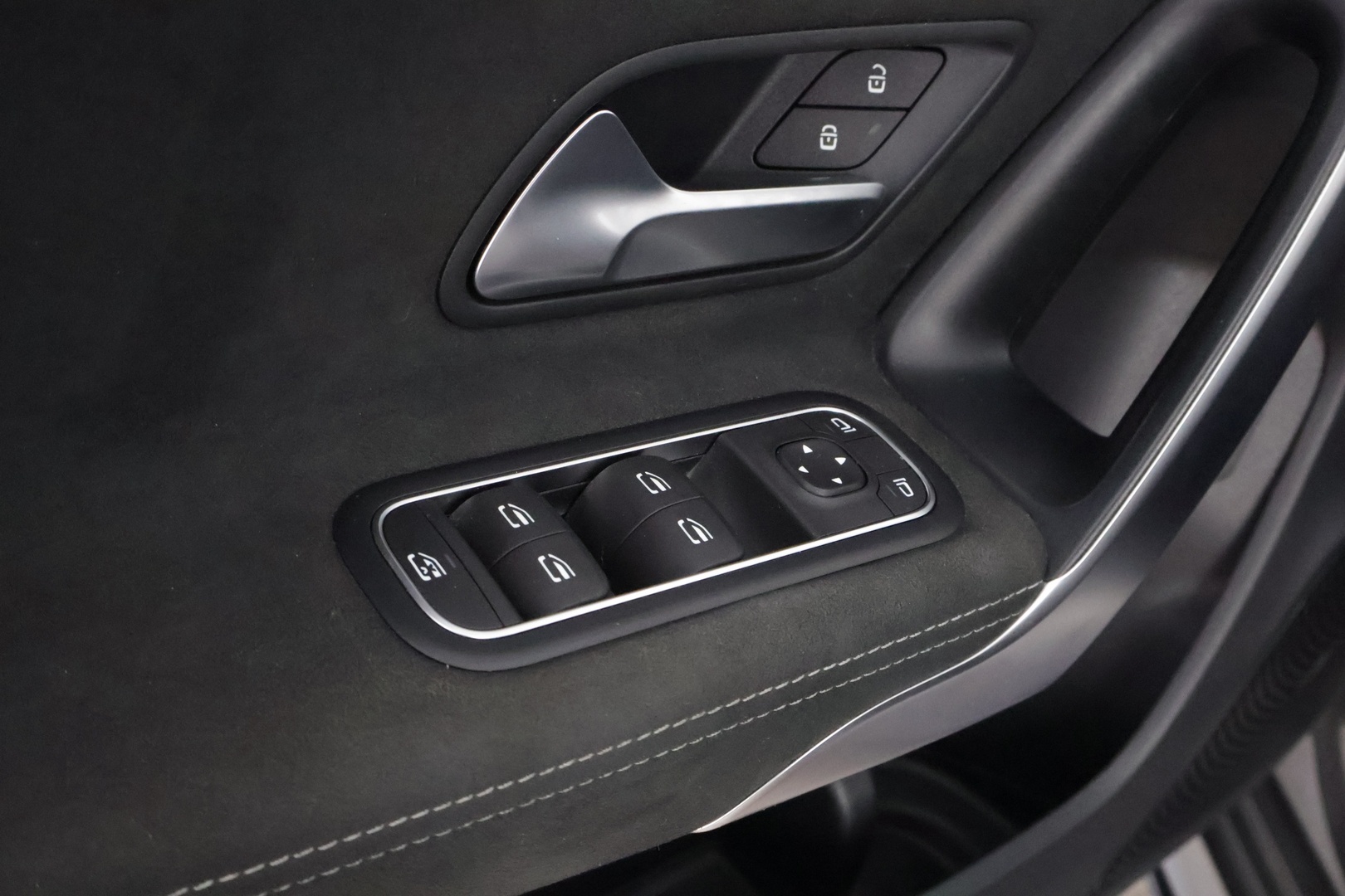 MERCEDES-BENZ A 2021