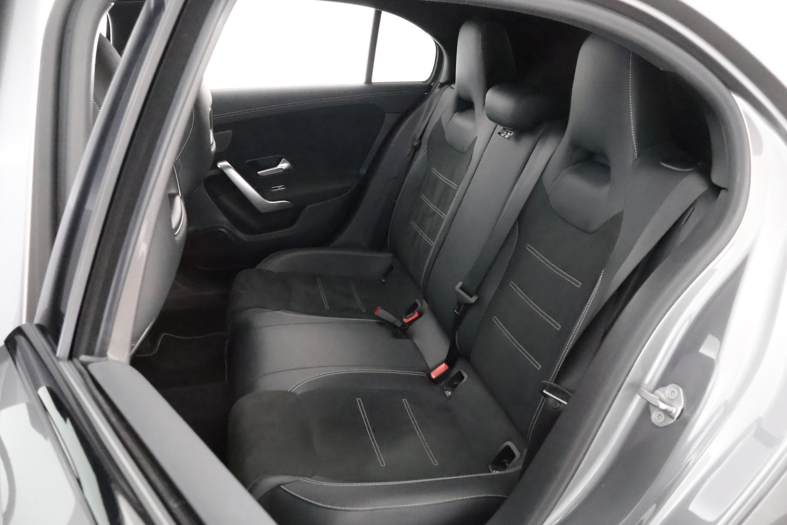 MERCEDES-BENZ A 2021