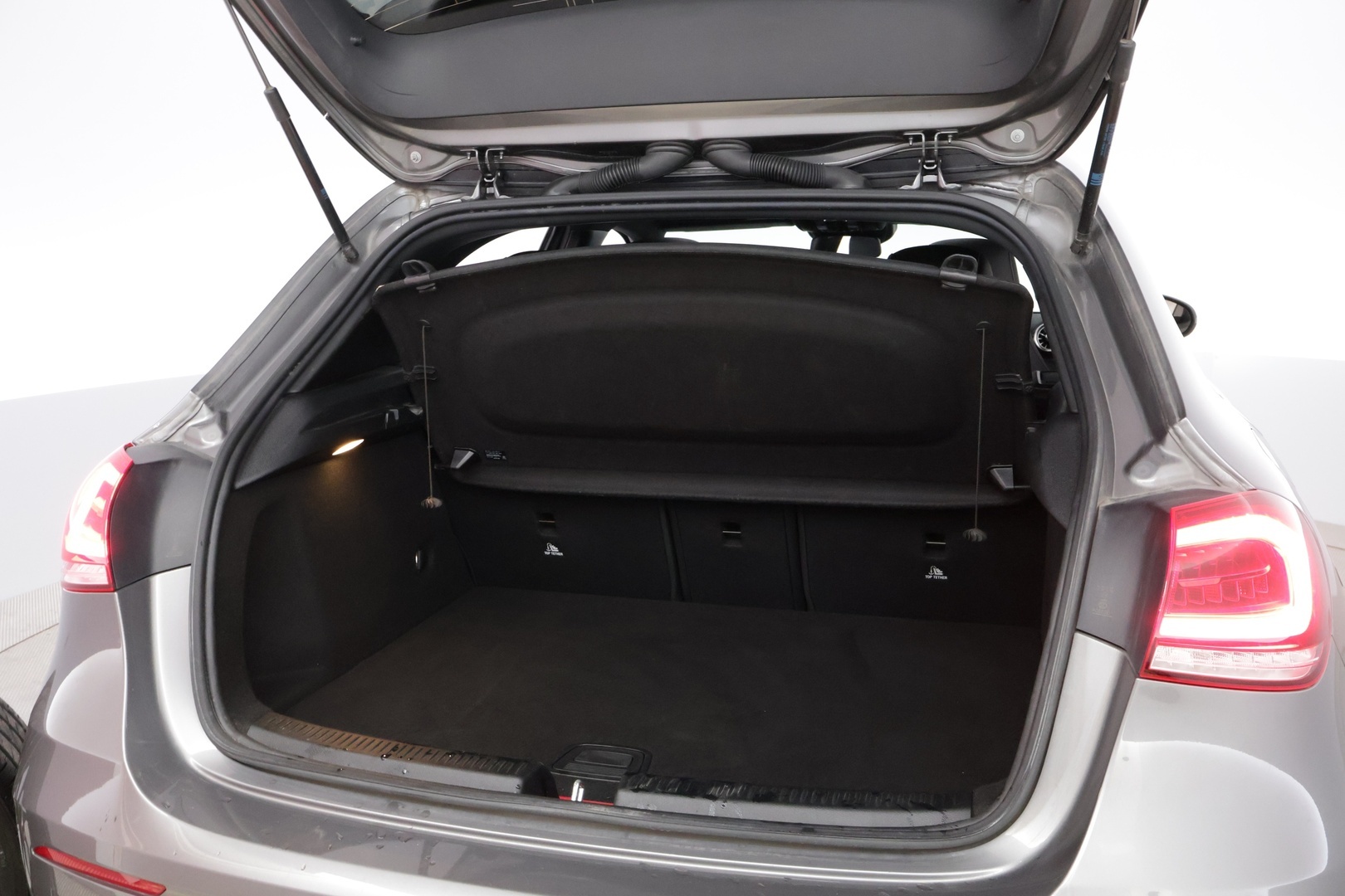 MERCEDES-BENZ A 2021