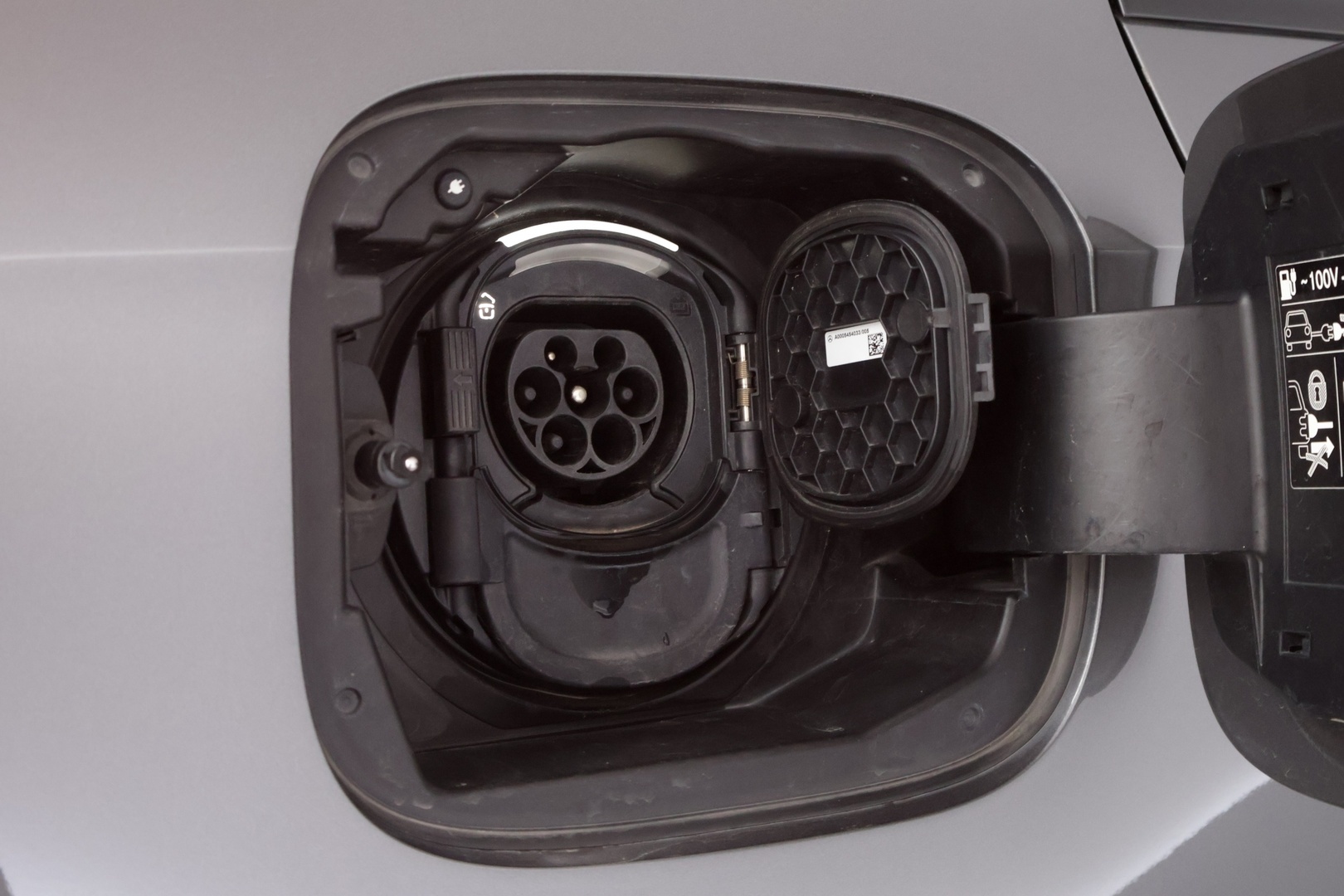 MERCEDES-BENZ A 2021