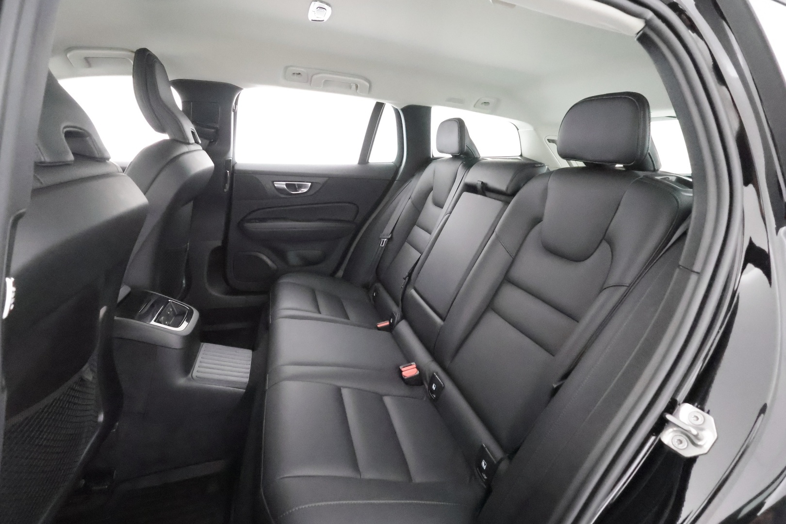 VOLVO V60 2022