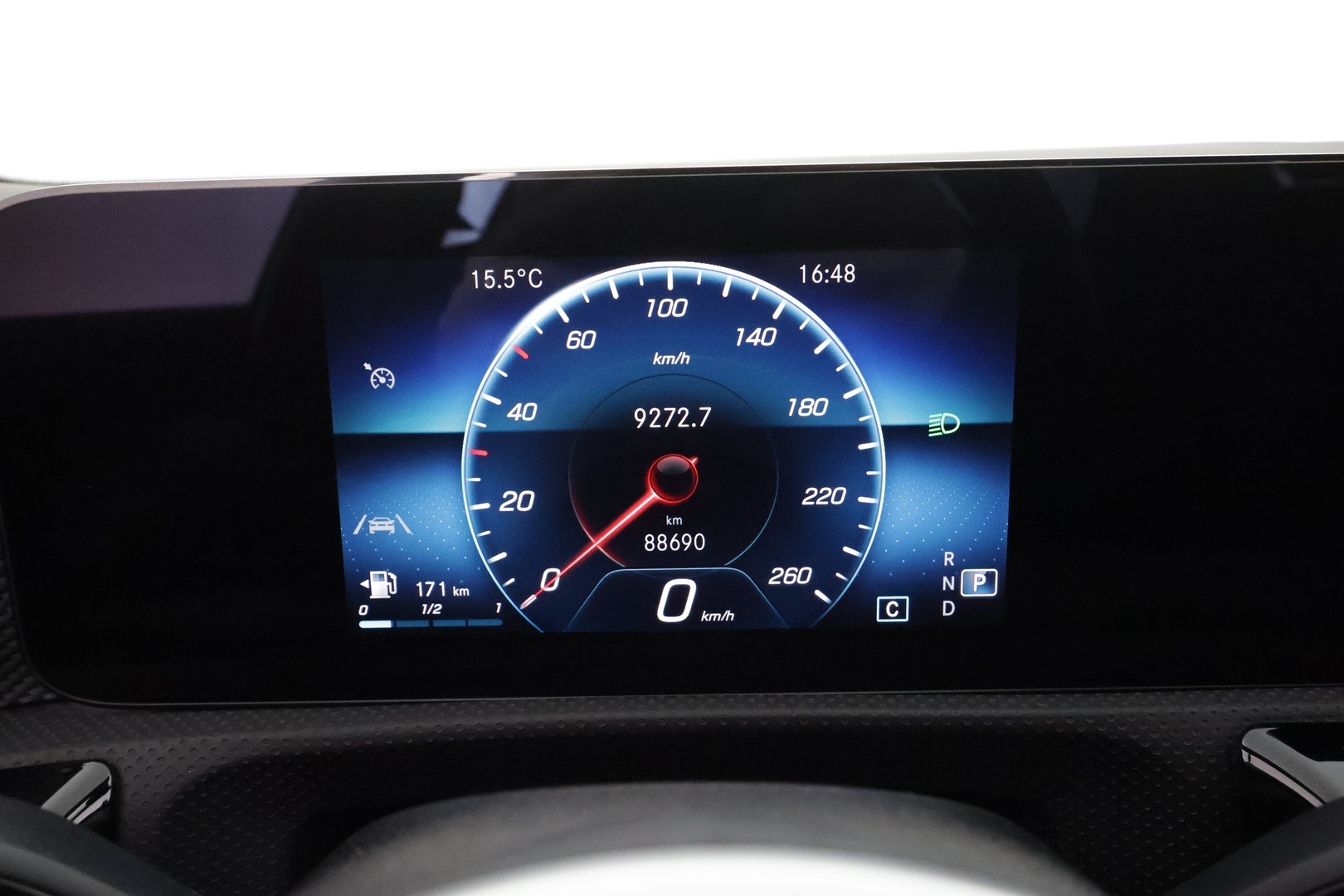 MERCEDES-BENZ A 2022